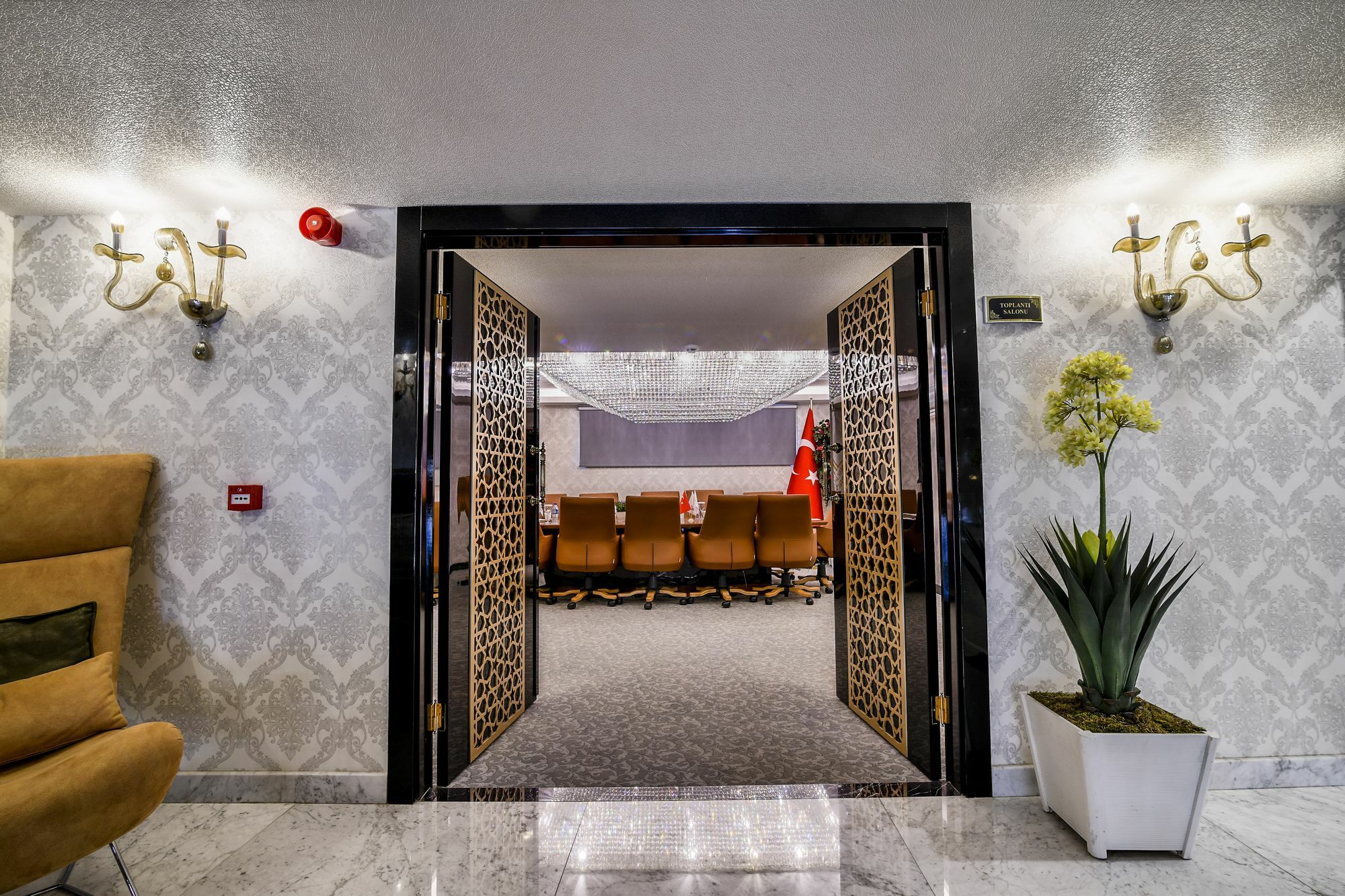 Guvenay Business Hotel Ankara Exterior photo